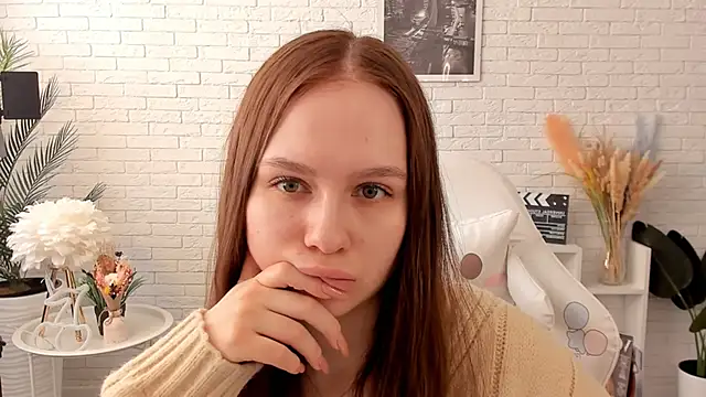 Snapshot of LoisCubitt chatting on 03.15.25 LoisCubitt online show from 03.15.25