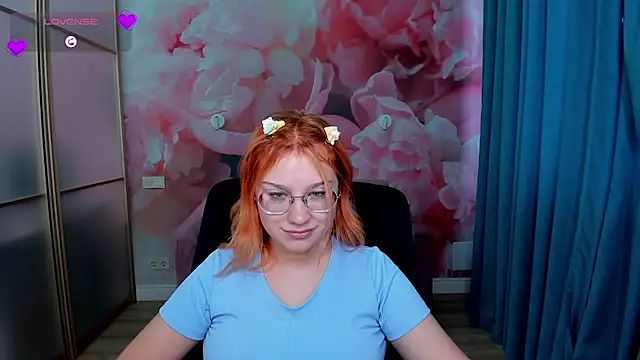 AngelinaLow online show from 11.27.25