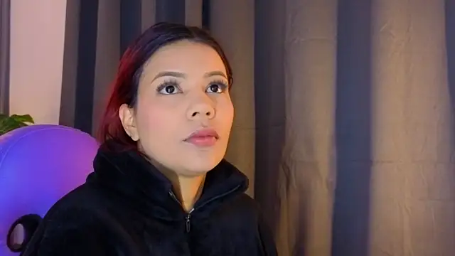 TiffanyWalk online show from 11.26.25