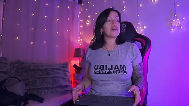 Madison Mayer online show from 11.06.25