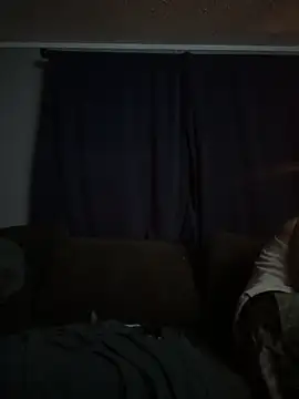 Snapshot of Stillhard8925 chatting on 10.18.25 Stillhard8925 online show from 10.18.25