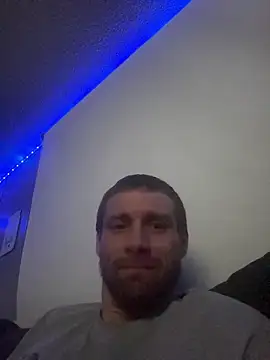 Snapshot of Stillhard8925 chatting on 11.04.25 Stillhard8925 online show from 11.04.25