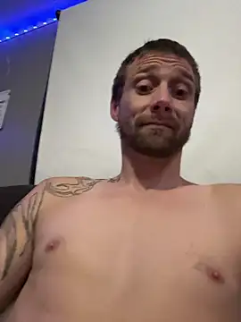 Snapshot of Stillhard8925 chatting on 11.10.25 Stillhard8925 online show from 11.10.25