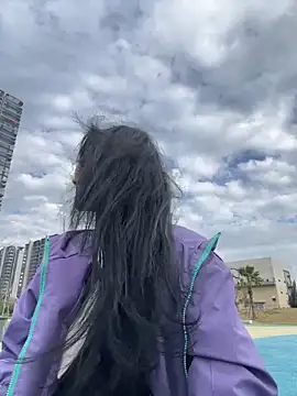 linger-23 online show from 12.18.25