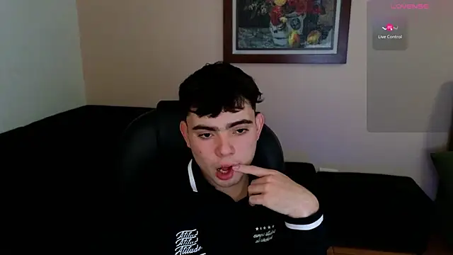 lukeboyce33 online show from 04.17.26