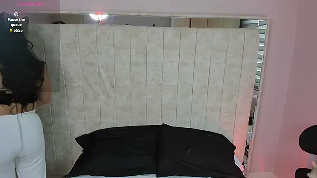 Alice 26  online show from 09.08.25