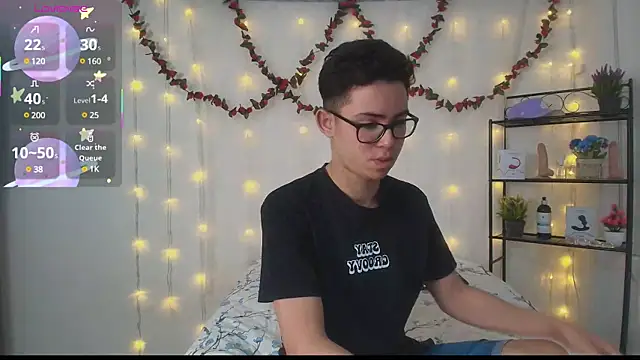 Snapshot of Danny-Swift13 chatting on 03.14.25 Danny-Swift13 online show from 03.14.25