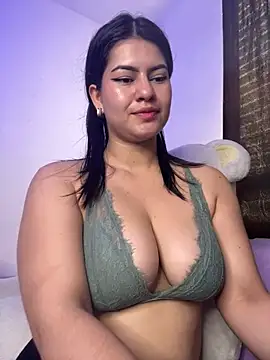 Saanvi21 online show from 03.22.25