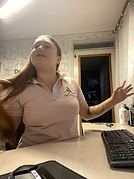 Snapshot of sophikinley chatting on 03.05.26 sophikinley online show from 03.05.26