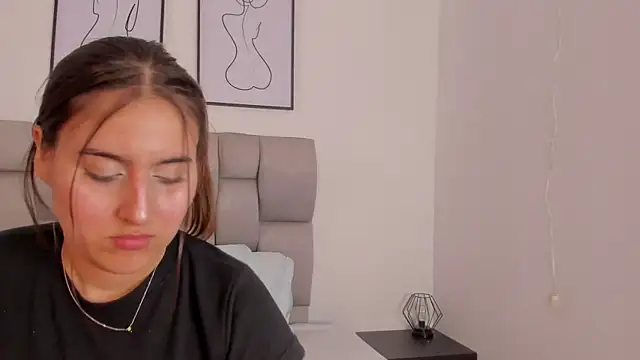 Hanna Evans   online show from 09.14.25