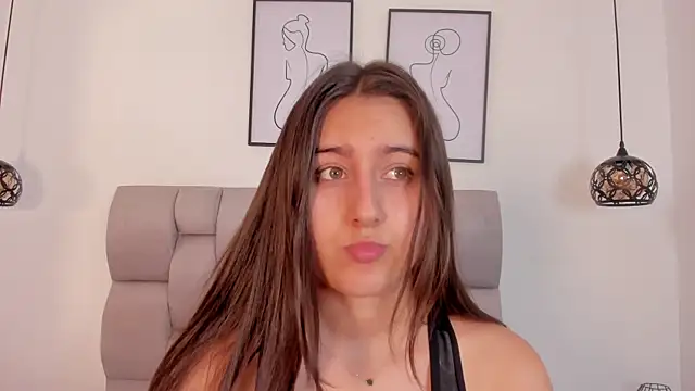 Hanna Evans   online show from 10.07.25