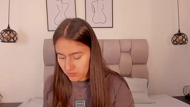 Hanna Evans   online show from 10.11.25