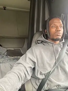 Snapshot of Sir-Tucker chatting on 03.20.25 Sir-Tucker online show from 03.20.25