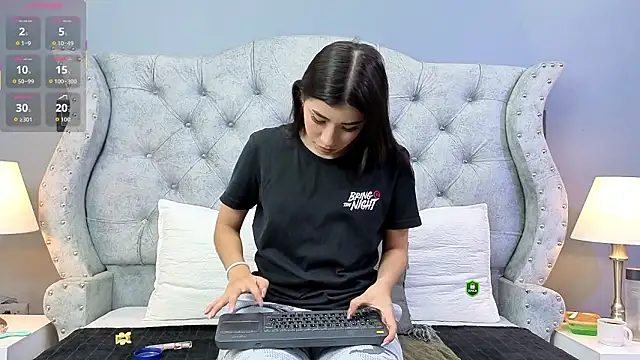 Snapshot of Lili_Opal chatting on 02.10.26 Lili Opal online show from 02.10.26