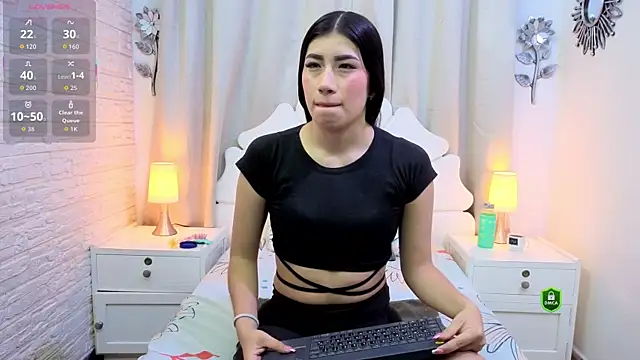 Snapshot of Lili_Opal chatting on 02.13.26 Lili Opal online show from 02.13.26