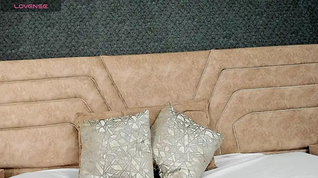 Snapshot of alice_foxred chatting on 03.14.25 alice foxred online show from 03.14.25