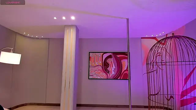 Snapshot of CandaseRussell chatting on 09.23.25 CandaseRussell online show from 09.23.25