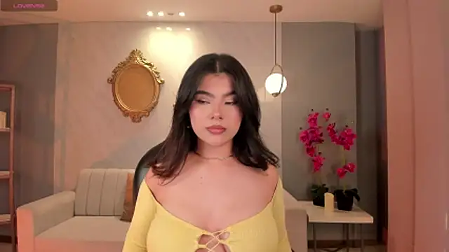 Snapshot of CandaseRussell chatting on 10.09.25 CandaseRussell online show from 10.09.25