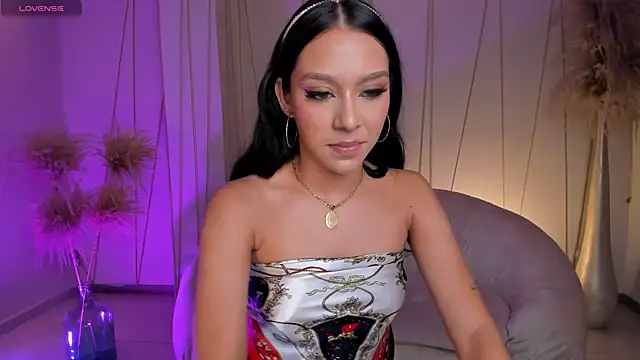 Snapshot of AmaliaCrus chatting on 09.19.25 AmaliaCrus online show from 09.19.25