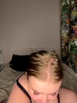 Snapshot of Amy_Sky_ chatting on 09.25.25 Amy Sky online show from 09.25.25