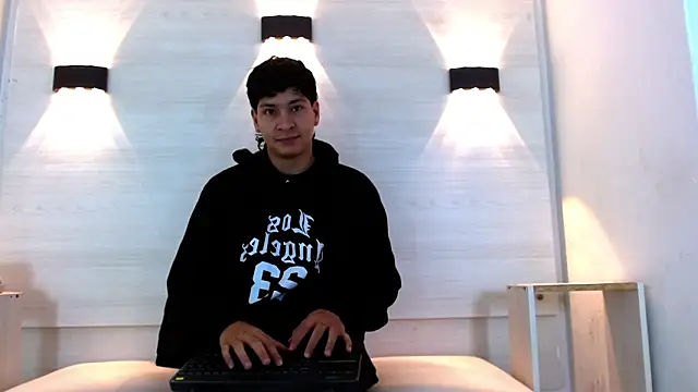 Jhojan twink online show from 12.04.25