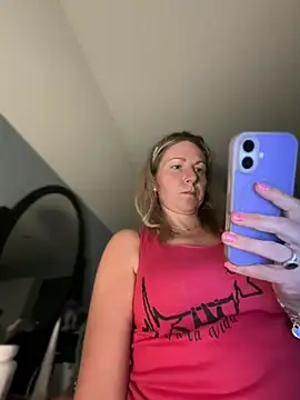 LittleMsMILF online show from 03.25.26