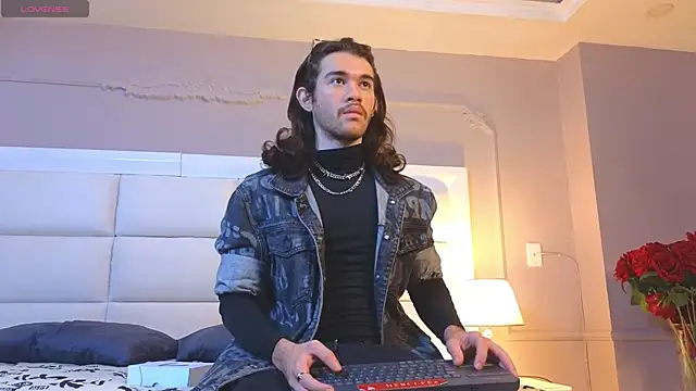 Snapshot of FreyrVik chatting on 10.02.25 FreyrVik online show from 10.02.25