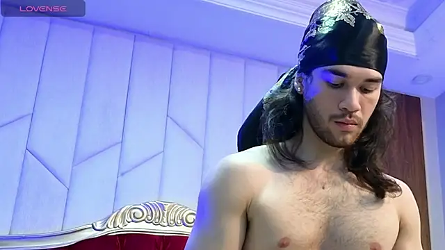 Snapshot of FreyrVik chatting on 11.24.25 FreyrVik online show from 11.24.25