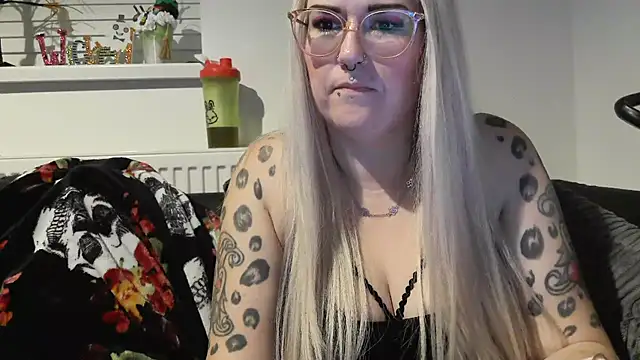 Sizzling Indie36 online show from 10.21.25