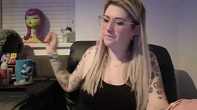 Snapshot of Sizzling_Indie36 chatting on 02.10.26 Sizzling Indie36 online show from 02.10.26