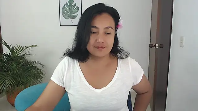 Snapshot of Themagicpotion chatting on 05.04.26 Themagicpotion online show from 05.04.26