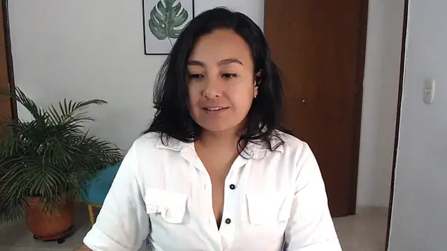 Snapshot of Themagicpotion chatting on 05.16.26 Themagicpotion online show from 05.16.26