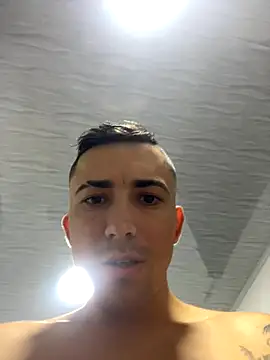 pareja curiosa19 online show from 11.06.25