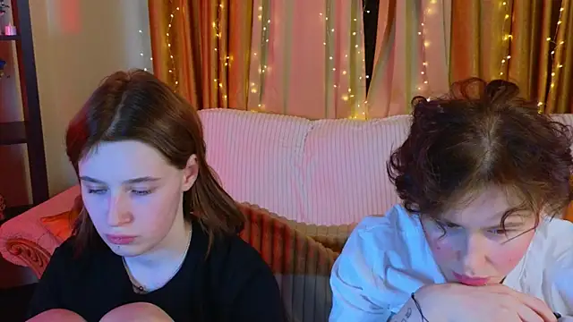 Snapshot of Tara_Lawson chatting on 12.22.25 Tara Lawson online show from 12.22.25