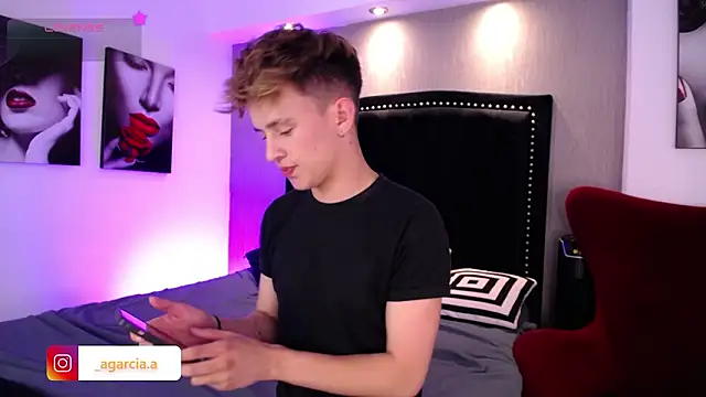 LiamWildx20 online show from 02.11.26