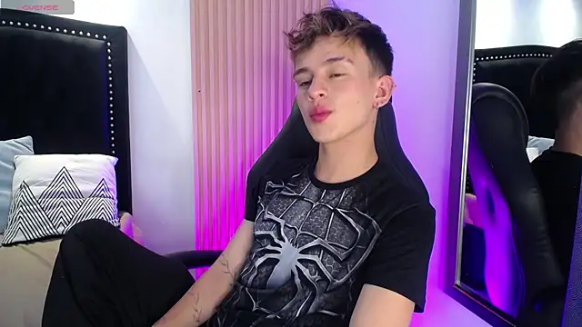 LiamWildx20 online show from 04.15.26