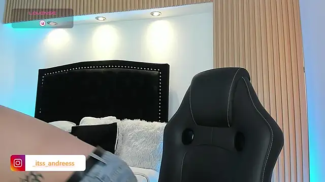 Snapshot of LiamWildx20 chatting on 07.19.26 LiamWildx20 online show from 07.19.26
