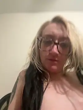 Snapshot of Kittaekatt chatting on 02.21.26 Kittaekatt online show from 02.21.26