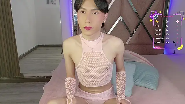 Ash Femboy online show from 10.02.25