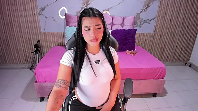 Nicolee19 online show from 12.02.25