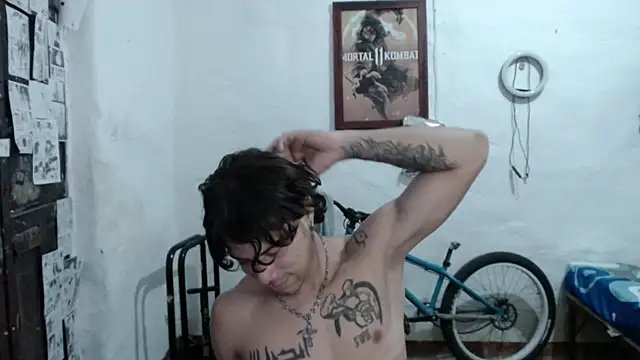 Snapshot of billykink chatting on 10.14.25 billykink online show from 10.14.25