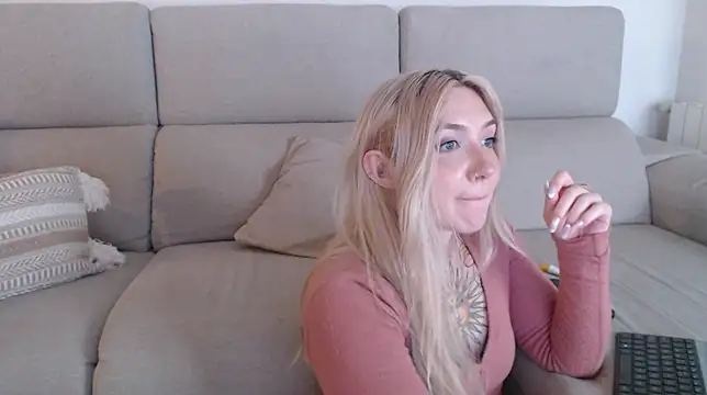 tattoobbgirl online show from 09.18.25