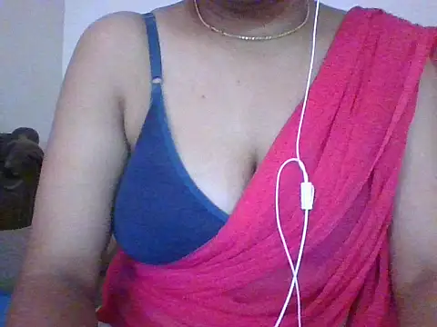 Snapshot of snehashreyatamil chatting on 10.29.25 snehashreyatamil online show from 10.29.25