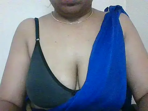 Snapshot of snehashreyatamil chatting on 12.05.25 snehashreyatamil online show from 12.05.25