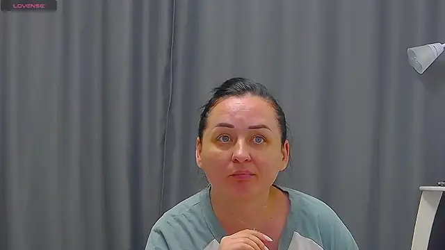 Snapshot of Viktoriafayx chatting on 06.23.26 Viktoriafayx online show from 06.23.26