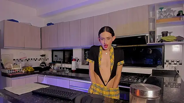 peachandtyron  online show from 11.25.25