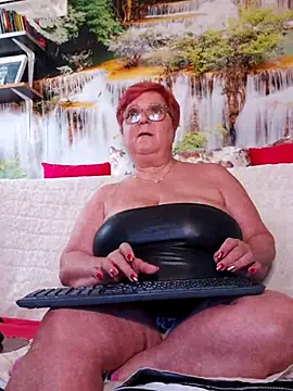 Snapshot of QueenPammy1 chatting on 02.18.25 QueenPammy1 online show from 02.18.25