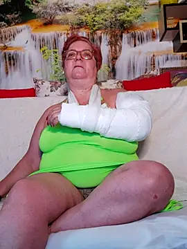 Snapshot of QueenPammy1 chatting on 02.25.25 QueenPammy1 online show from 02.25.25