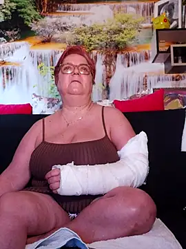 Snapshot of QueenPammy1 chatting on 03.05.25 QueenPammy1 online show from 03.05.25