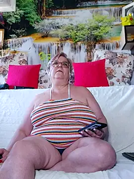 Snapshot of QueenPammy1 chatting on 09.19.25 QueenPammy1 online show from 09.19.25